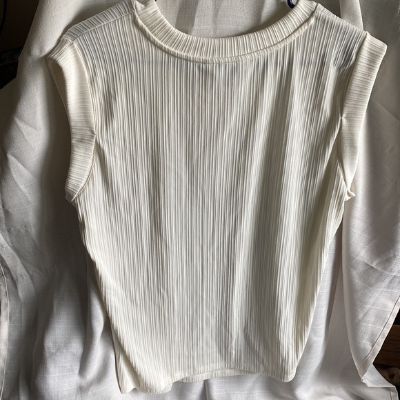 NWT - White Cap Sleeve Textured Crew from Nine West Size XXL - Picture 3 of 4